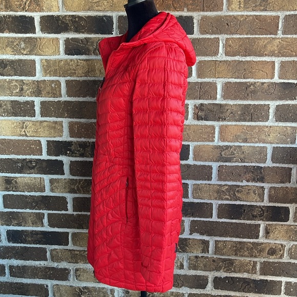 The North Face ThermoBall Eco Parka Red Jacket - Picture 6 of 15